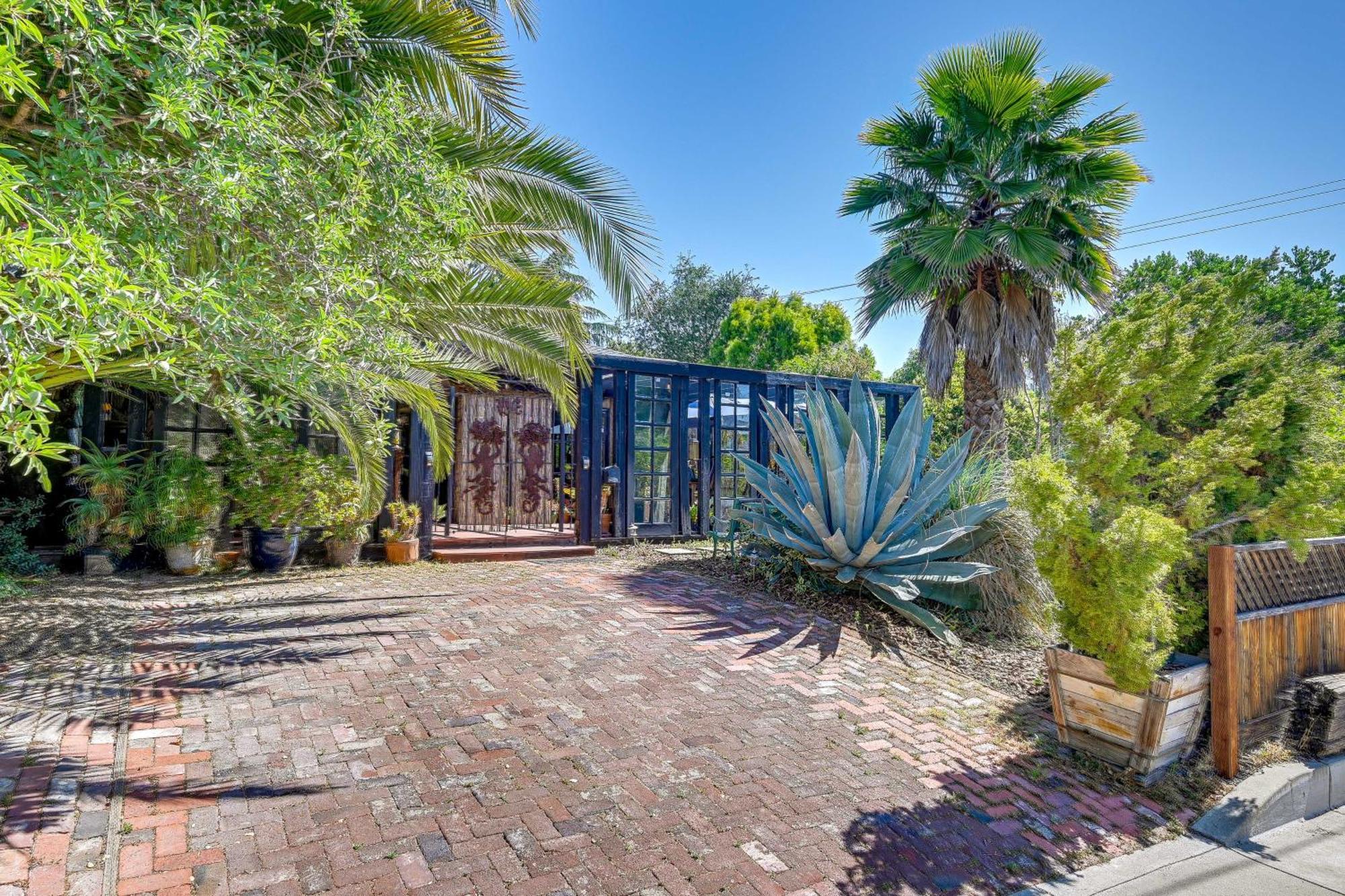 Bohemian Wonderland Benicia Bungalow With Pergola! Extérieur photo