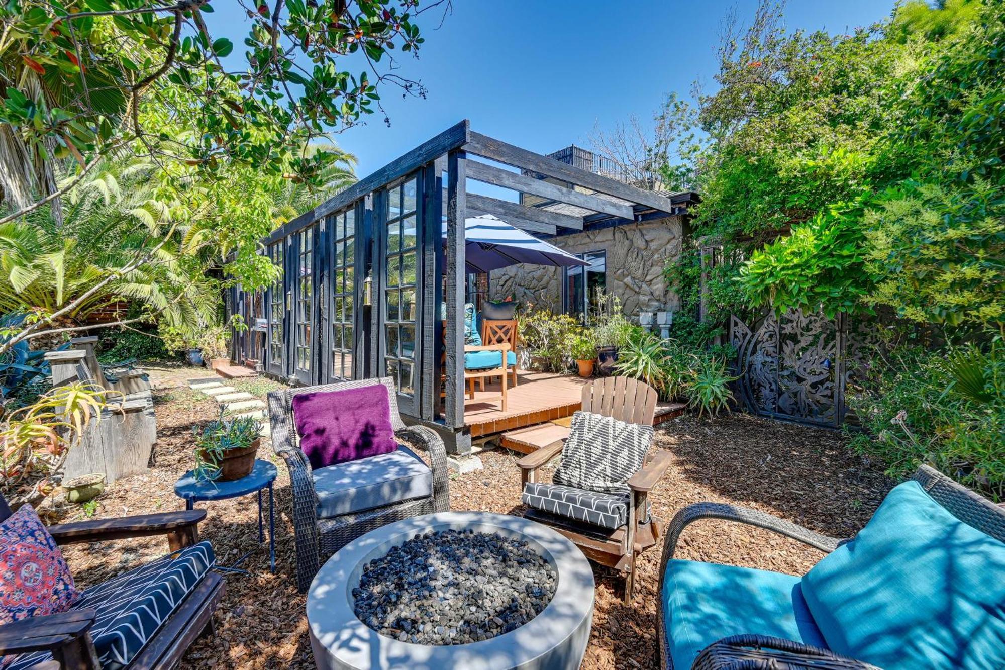 Bohemian Wonderland Benicia Bungalow With Pergola! Extérieur photo